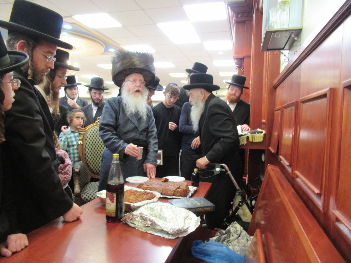 תשעה באב בחצה"ק קרעטשניף ק"ג