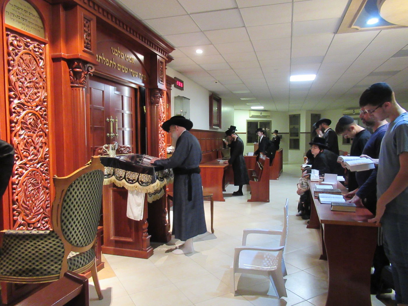 תשעה באב בחצה"ק קרעטשניף ק"ג