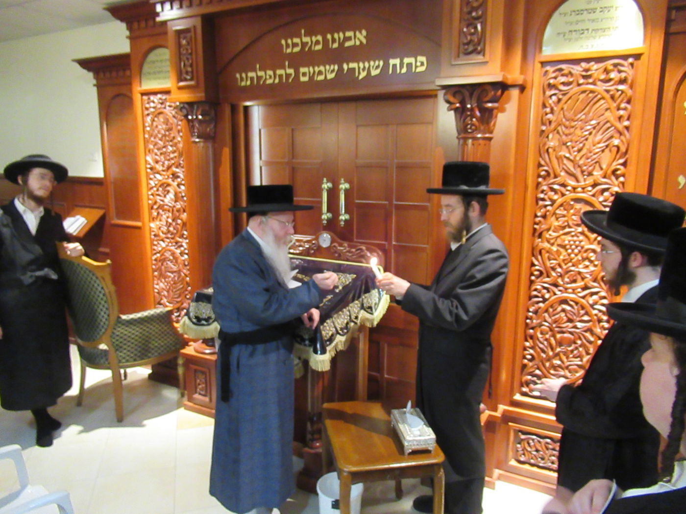 תשעה באב בחצה"ק קרעטשניף ק"ג