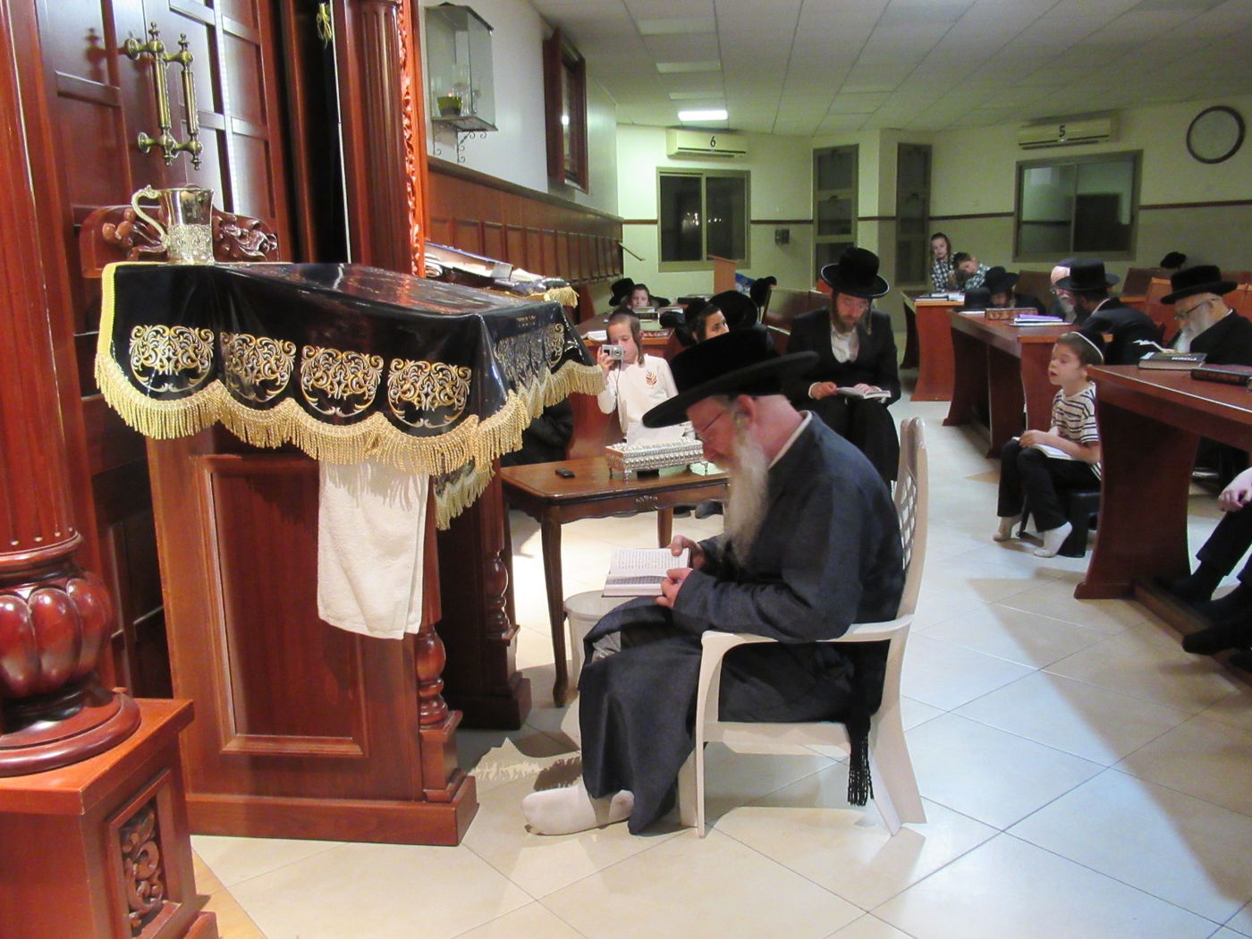 תשעה באב בחצה"ק קרעטשניף ק"ג