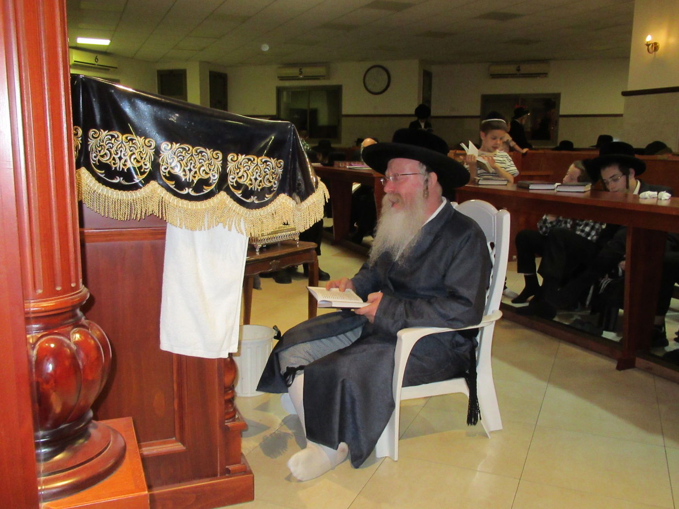 תשעה באב בחצה"ק קרעטשניף ק"ג