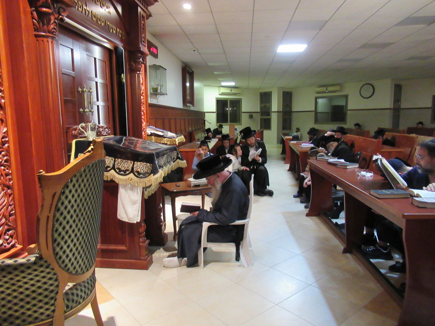 תשעה באב בחצה"ק קרעטשניף ק"ג