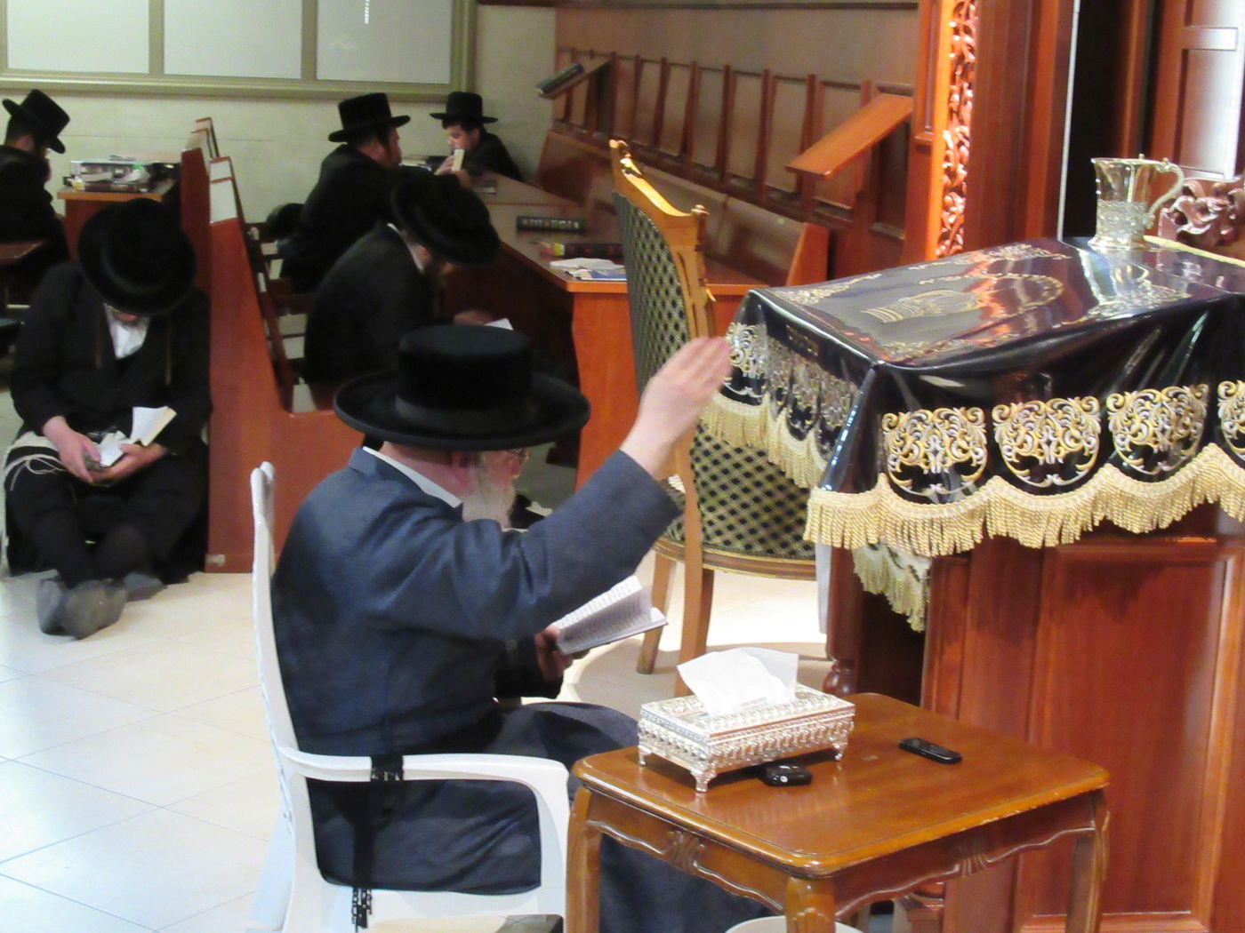 תשעה באב בחצה"ק קרעטשניף ק"ג