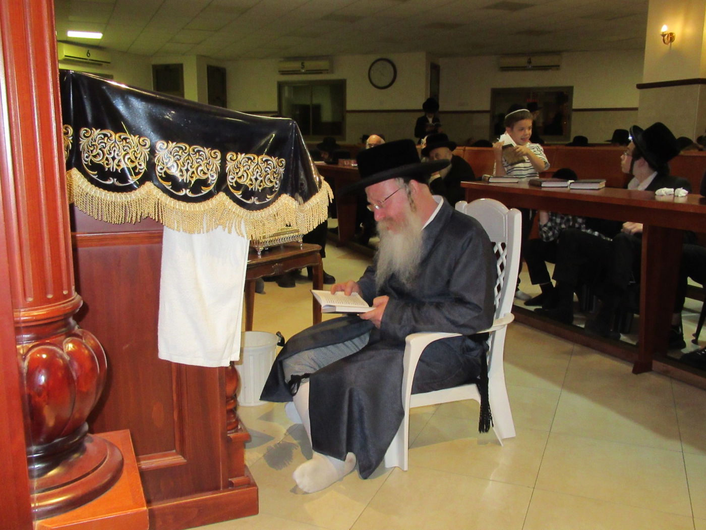 תשעה באב בחצה"ק קרעטשניף ק"ג