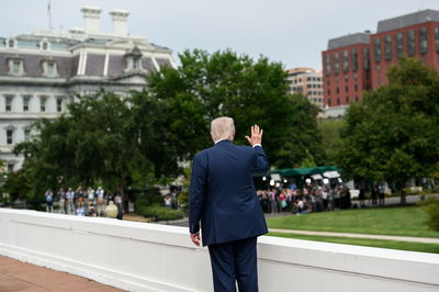 טראמפ על הגג