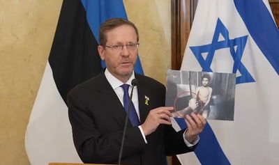 בתמונה אחת: כך הנשיא הרצוג חשף בארמון הנשיאות את צביעות העולם