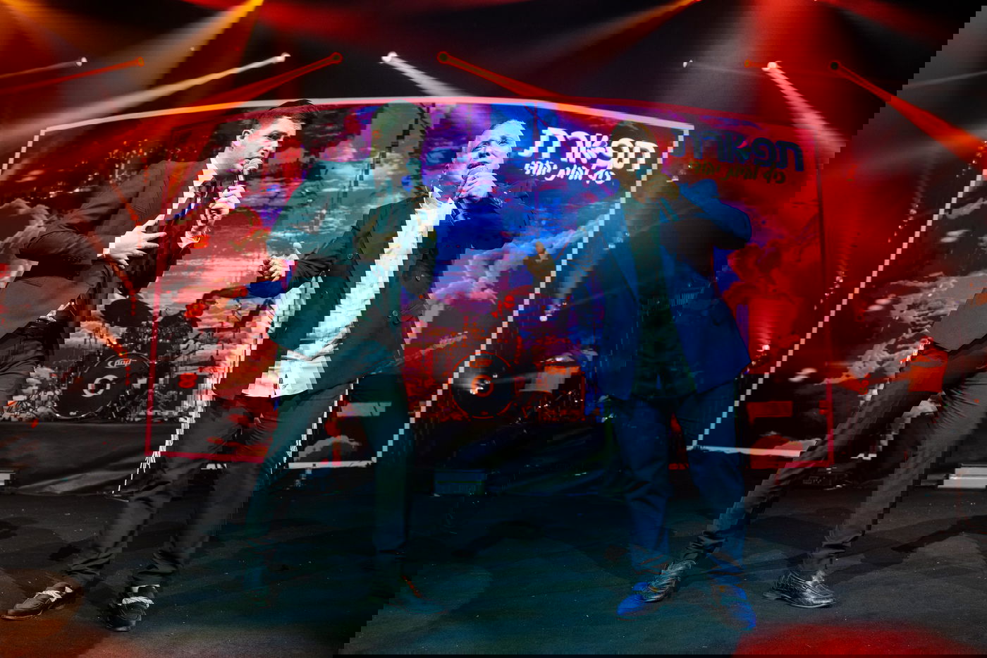 האם משה קליין מתאים לבנייני האומה? // ביקורת מופע