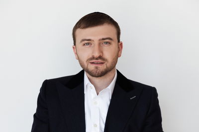 מוכנים לרקוד? שמחה אברמצ'יק שוב בשיר אלקטרוני במיוחד