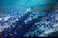 האם משה קליין מתאים לבנייני האומה? // ביקורת מופע