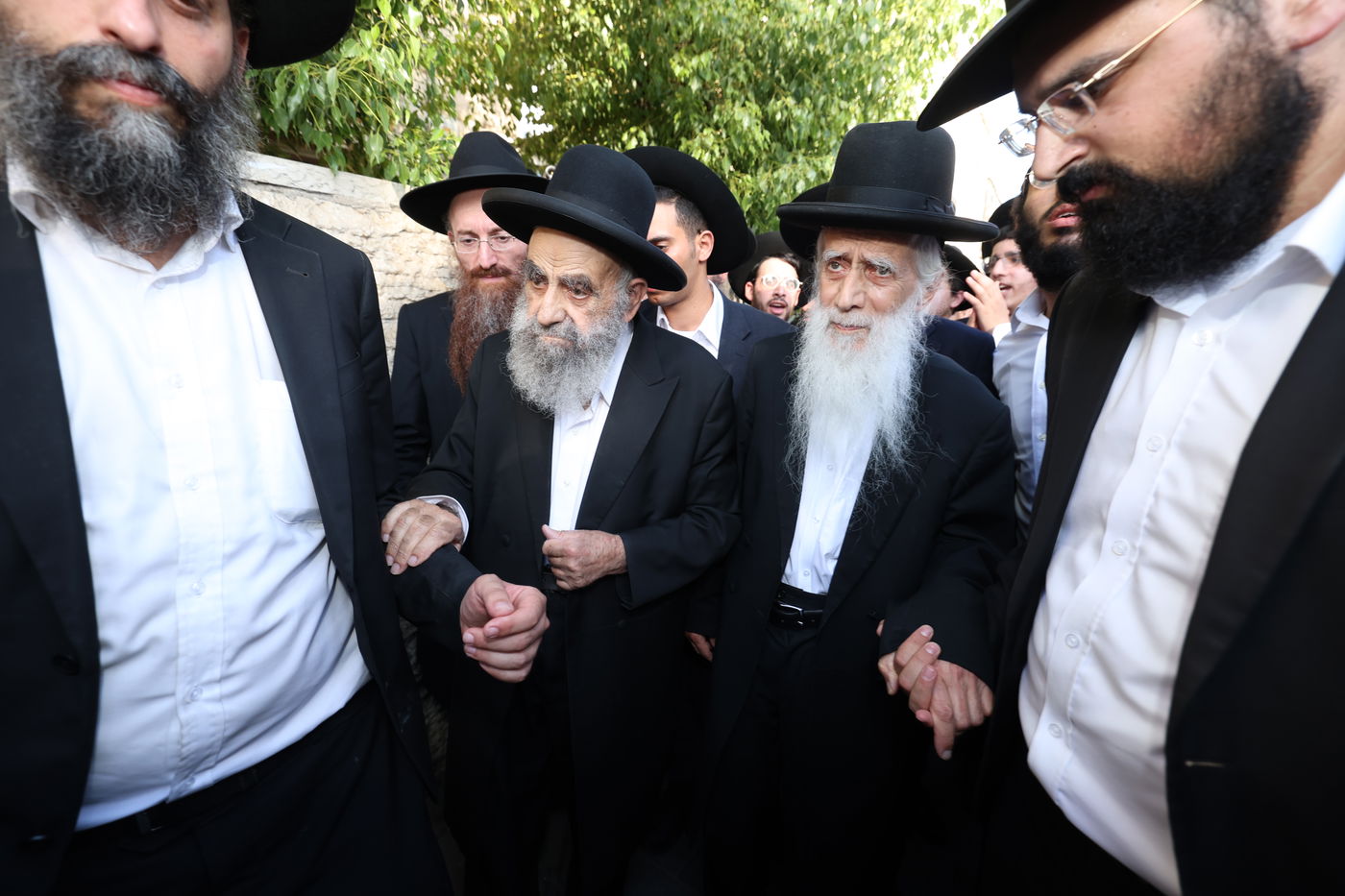 עצרת האלפים בירושלים נכח גזירת הגיוס בראשות גדולי ישראל