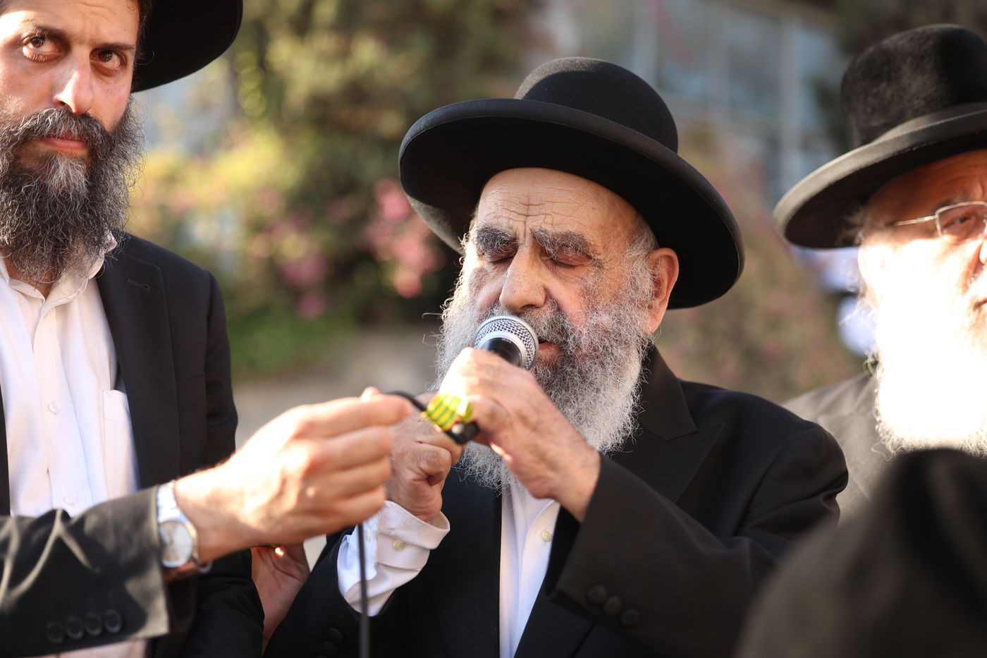 עצרת האלפים בירושלים נכח גזירת הגיוס בראשות גדולי ישראל