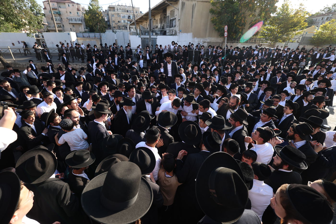 עצרת האלפים בירושלים נכח גזירת הגיוס בראשות גדולי ישראל