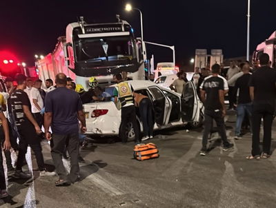 תאונה קטלנית בין משאית לרכב: תינוק במצב קשה, אביו נהרג במקום