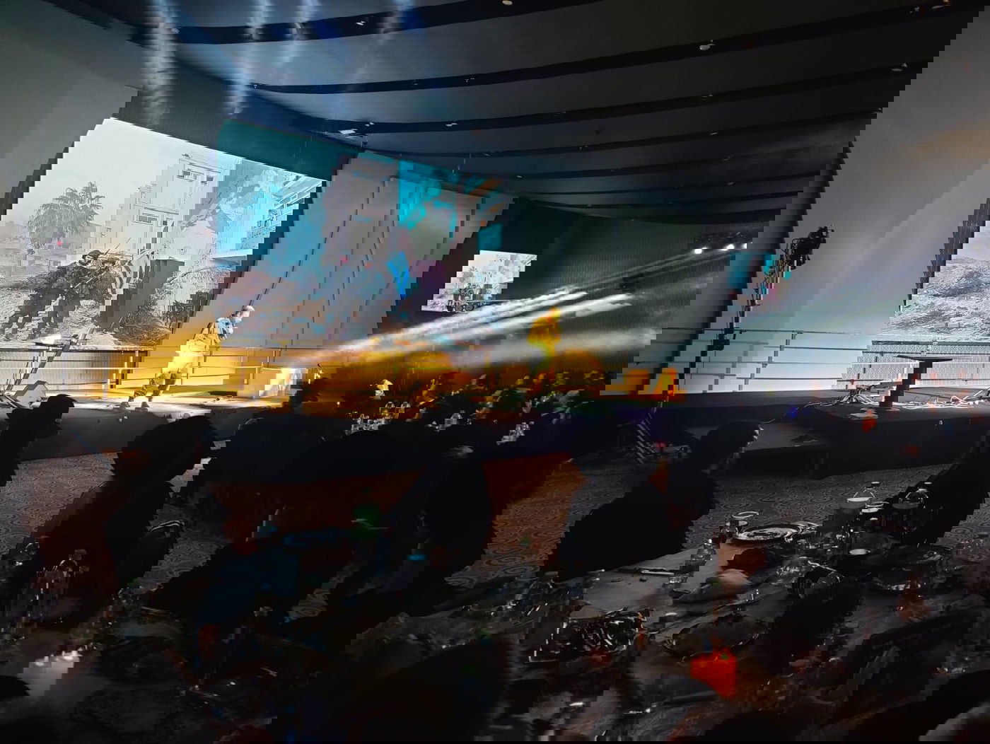 שוורץ נואם למאות חסידים