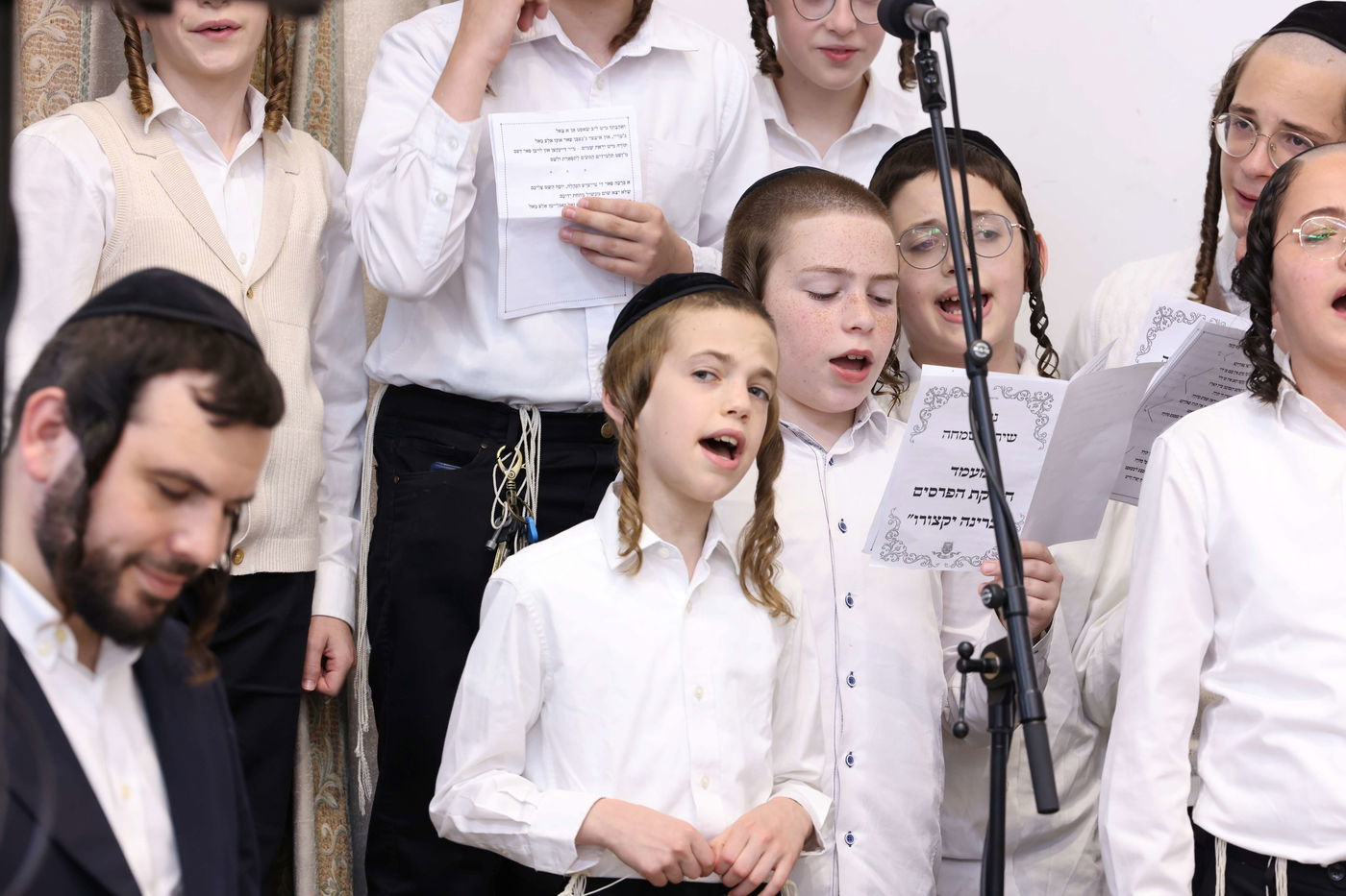 מעמד חלוקת פרסים בת"ת 'חיי עולם' 