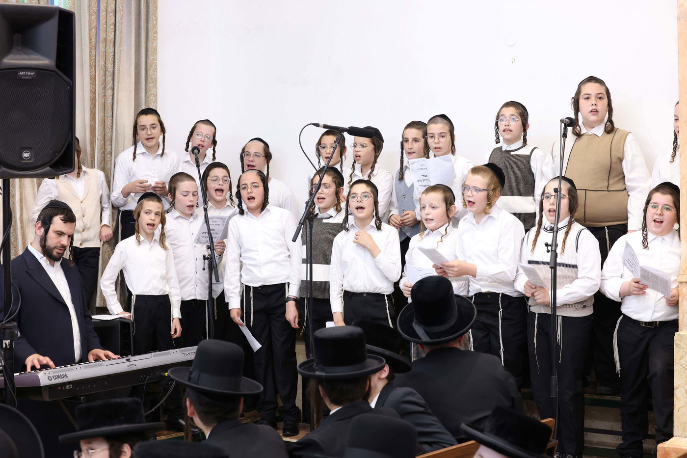 מעמד חלוקת פרסים בת"ת 'חיי עולם' 