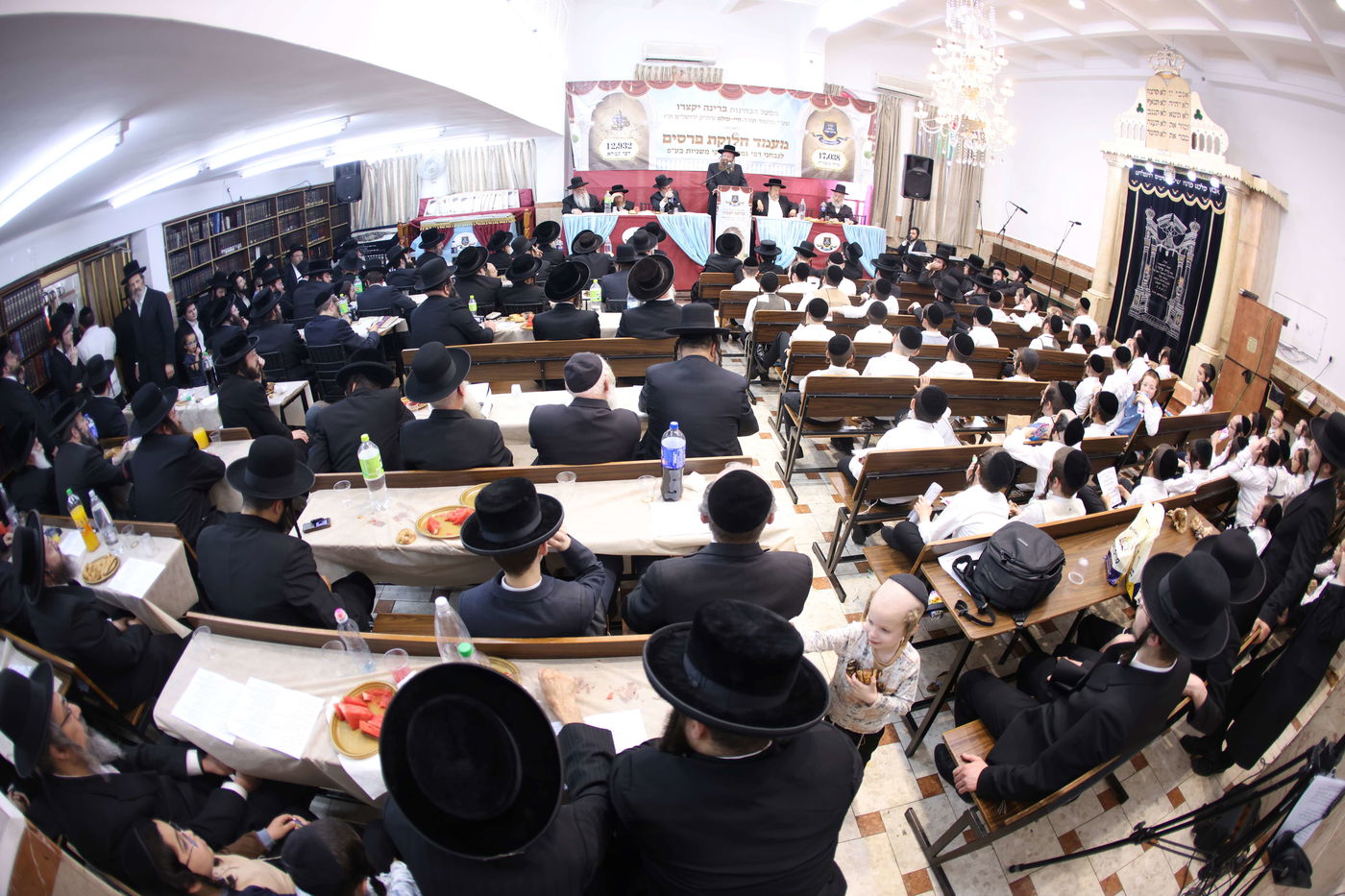 מעמד חלוקת פרסים בת"ת 'חיי עולם' 