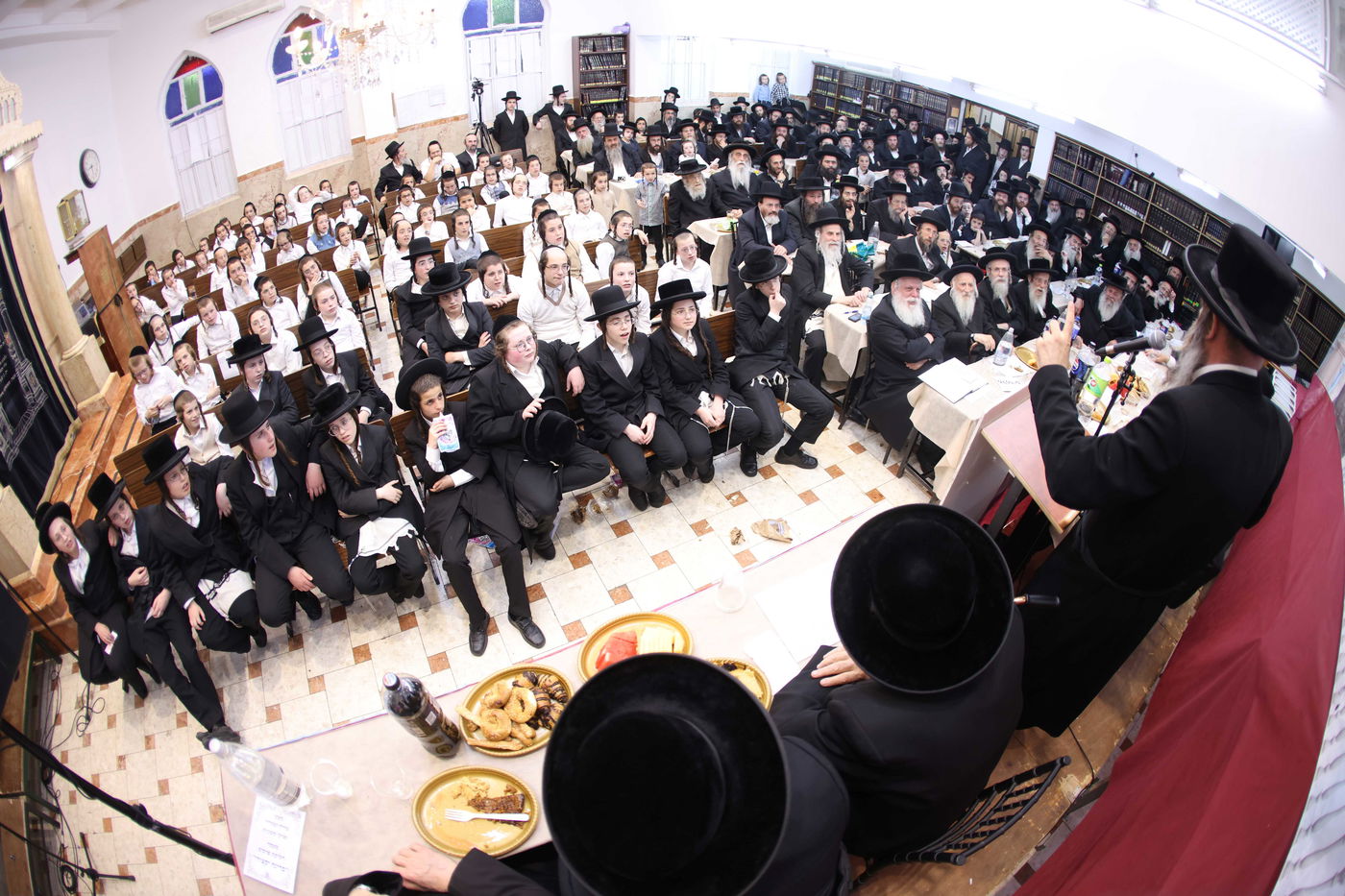 מעמד חלוקת פרסים בת"ת 'חיי עולם' 