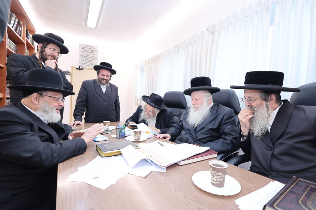 חלוקת התמיכות למוסדות על טהרת הקודש בארץ