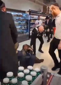 הגוי הגנב נגרר בלונדון