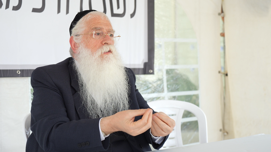 גנץ בתגובה לפרוש: "מי שמוביל למלחמת אחים זו ההנהגה שעוצמת עיניים מול המציאות שהשתנתה"