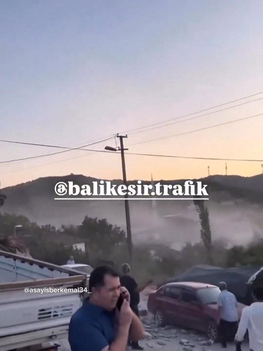 בניינים שקרסו במערב טורקיה