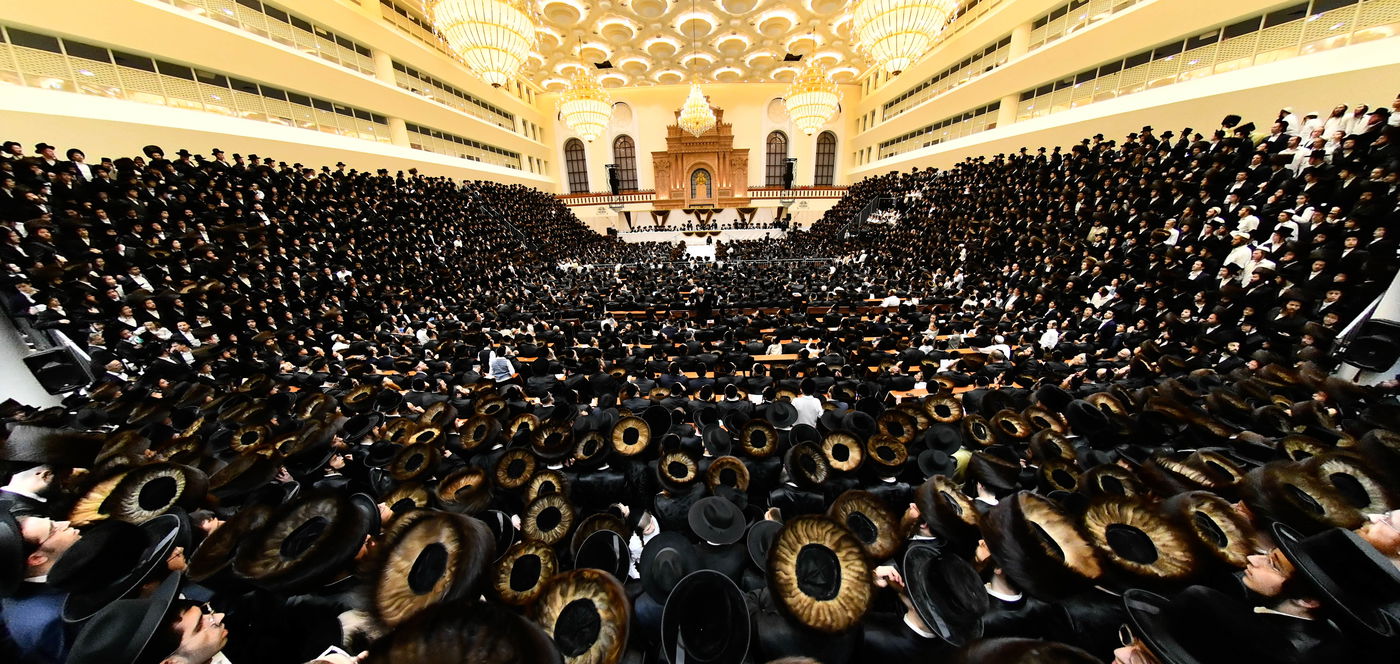 מוצאי שבת נחמו בחצה"ק סקולען ירושלים