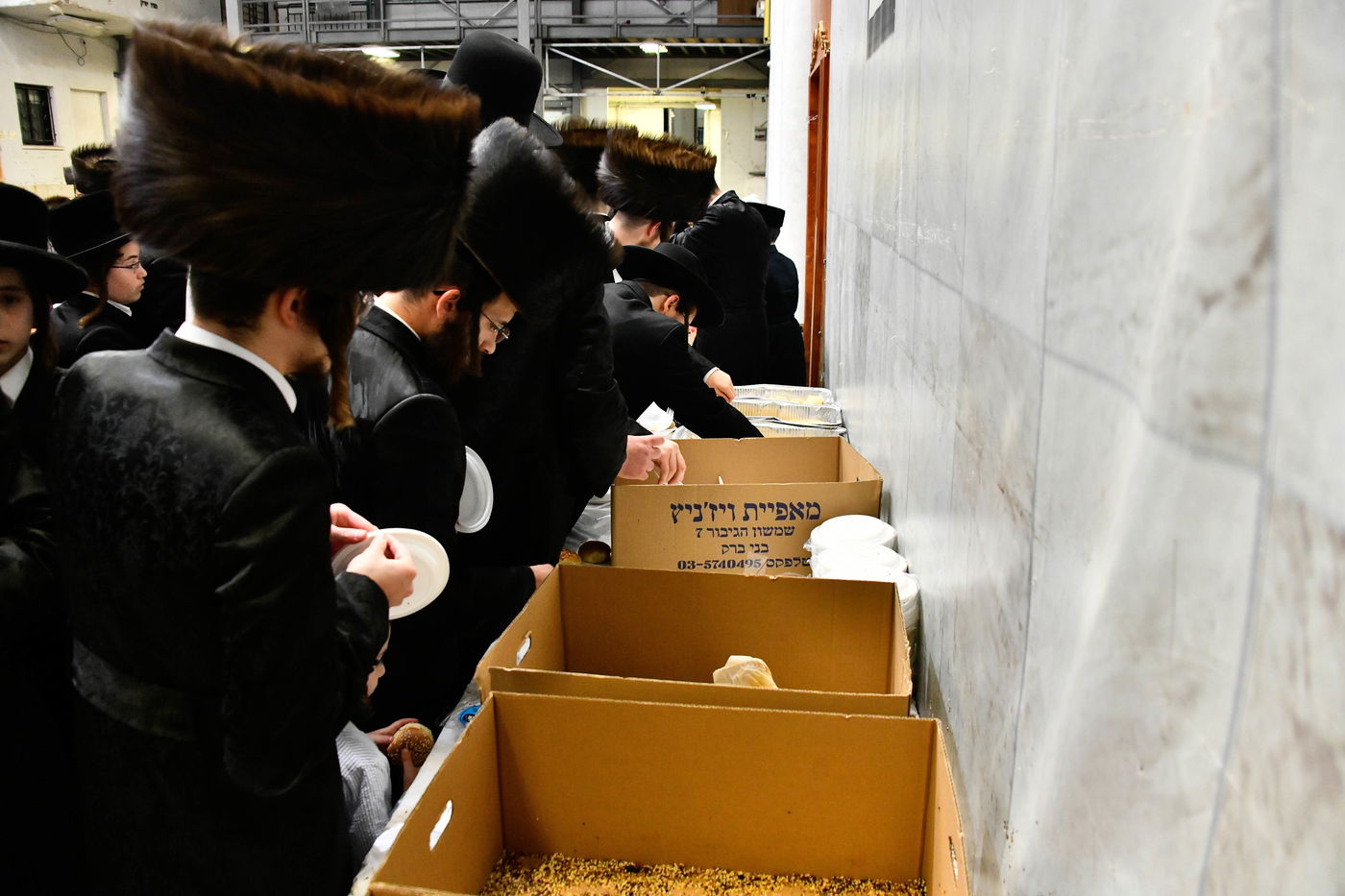 מוצאי שבת נחמו בחצה"ק סקולען ירושלים