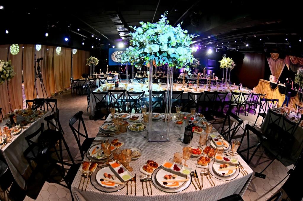 הרה"צ רבי אהרן מענדיל טווערסקי בהכנסת ס"ת בבית שמש