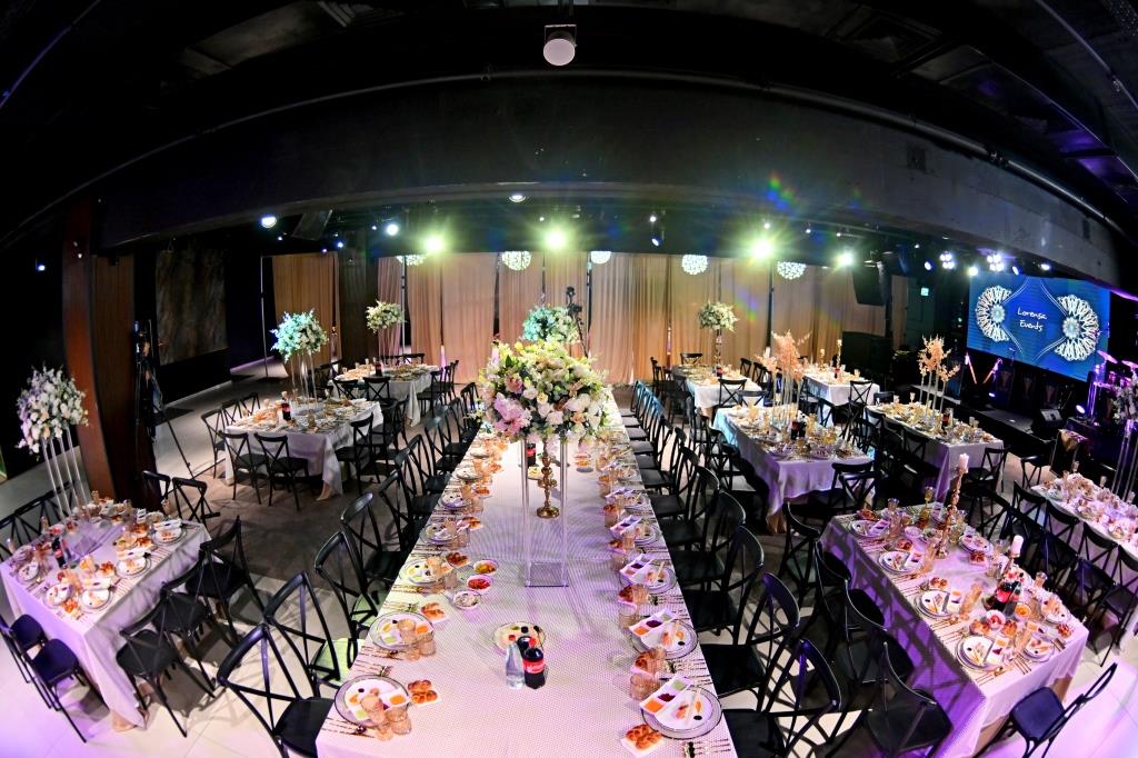 הרה"צ רבי אהרן מענדיל טווערסקי בהכנסת ס"ת בבית שמש