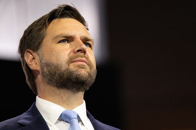 סגן הנשיא ג'יי די ואנס