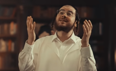 המלחין והזמר חוגג את הולדת בנו הבכור בסינגל חדש