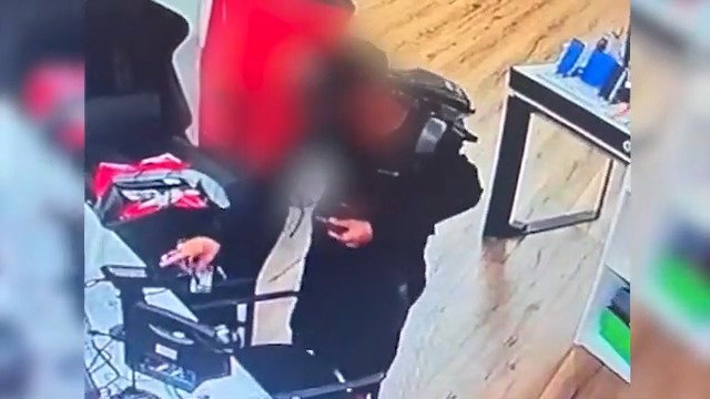 הפריצה והשימוש בכרטיסי האשראי
