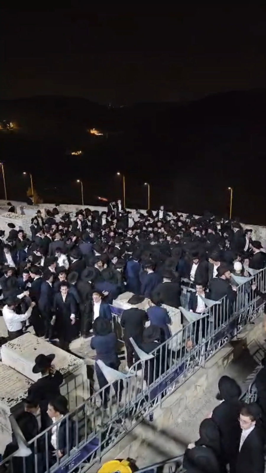 מסע הלוויית הגרב"ש דויטש זצ"ל - בירושלים