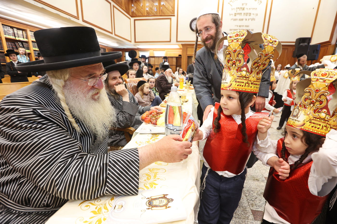 מסיבת חומש בת"ת תולדות אברהם יצחק בבית שמש