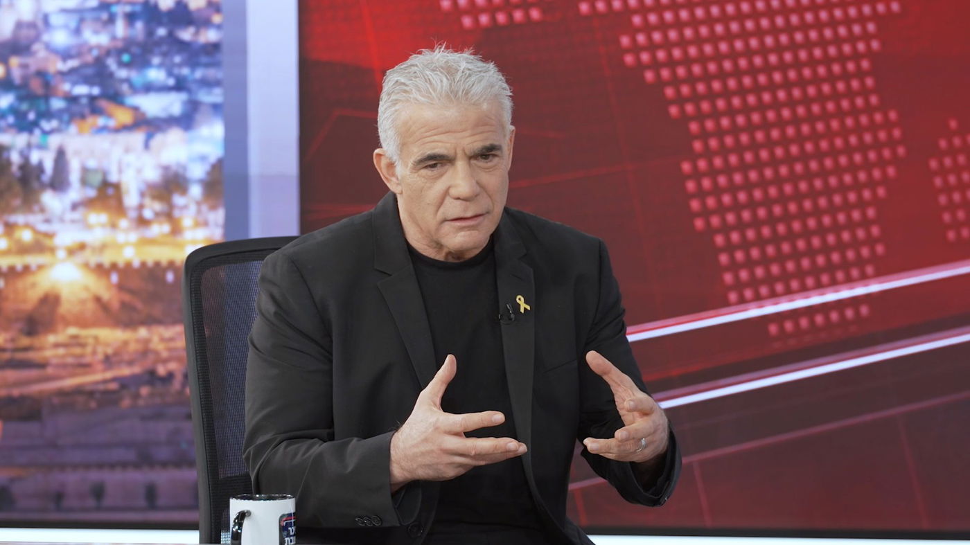 יאיר לפיד בריאיון באולפן 'כיכר השבת'