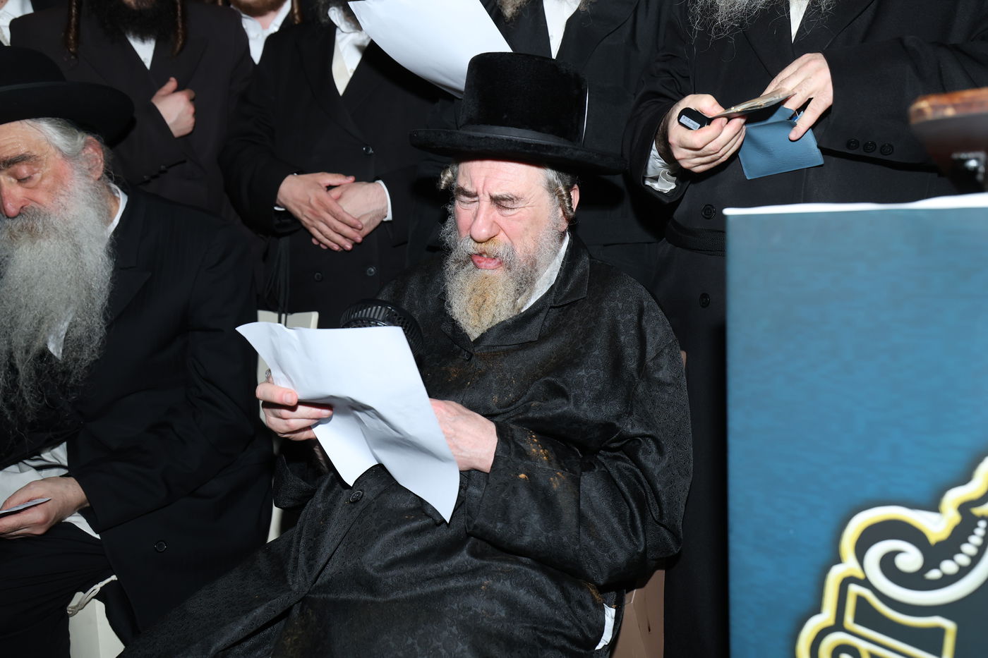 מחאת קהילות החסידים בראשות גדולי האדמו"רים מול כלא 10