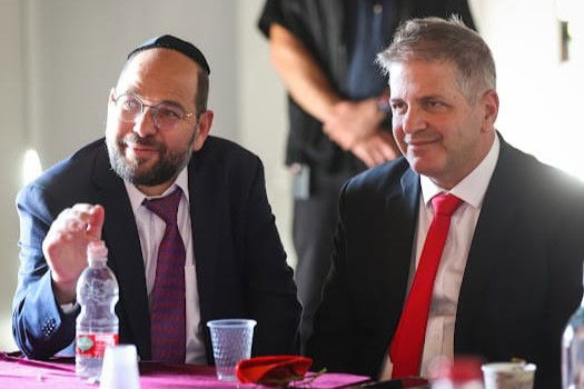 שר החינוך יואב קיש עם כותב השורות