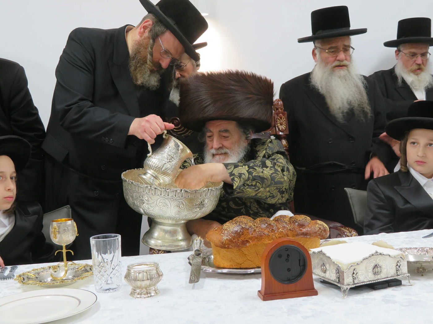 שמחת הבר מצווה לניניו התאומים של האדמו"ר מויז'ניץ