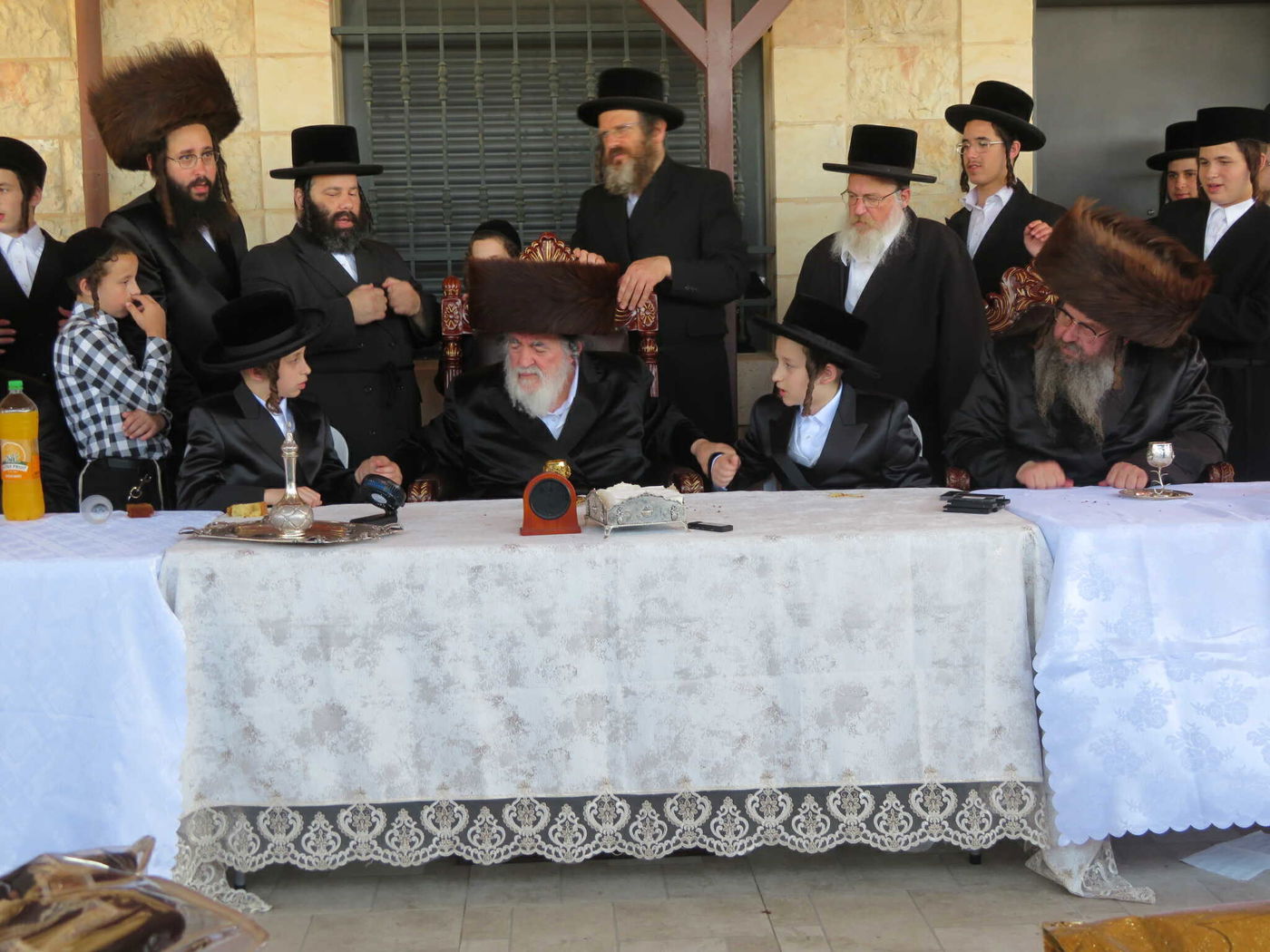 שמחת הבר מצווה לניניו התאומים של האדמו"ר מויז'ניץ