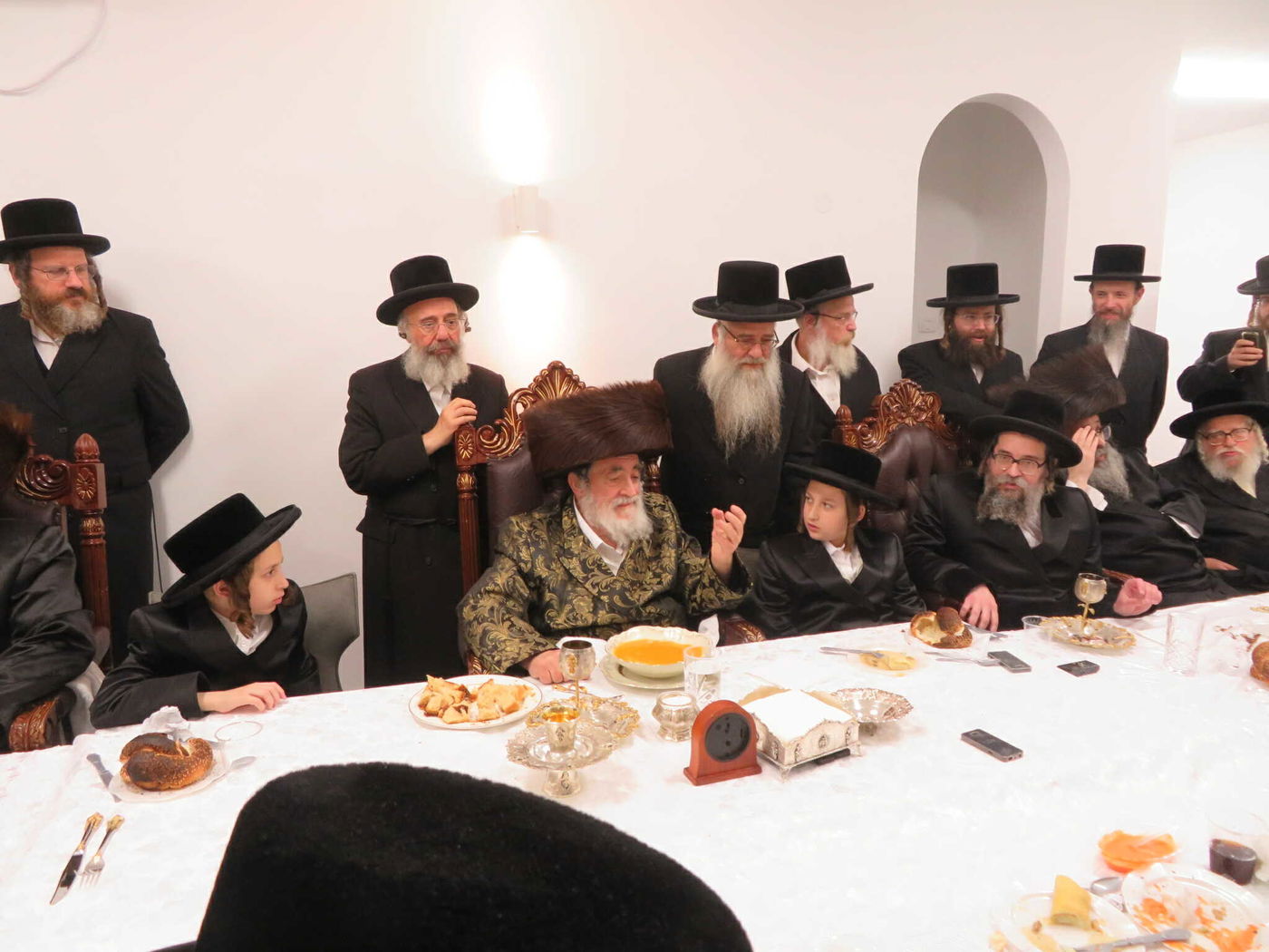 שמחת הבר מצווה לניניו התאומים של האדמו"ר מויז'ניץ