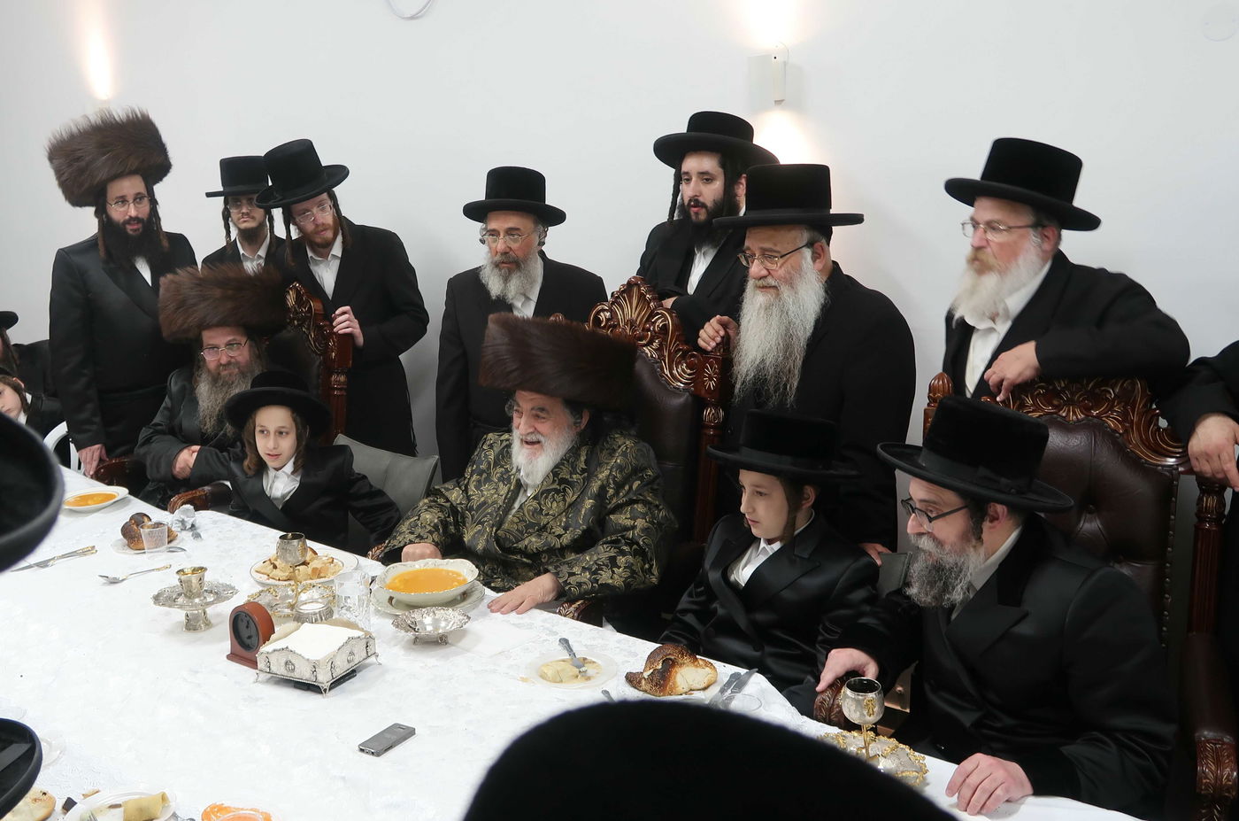 שמחת הבר מצווה לניניו התאומים של האדמו"ר מויז'ניץ