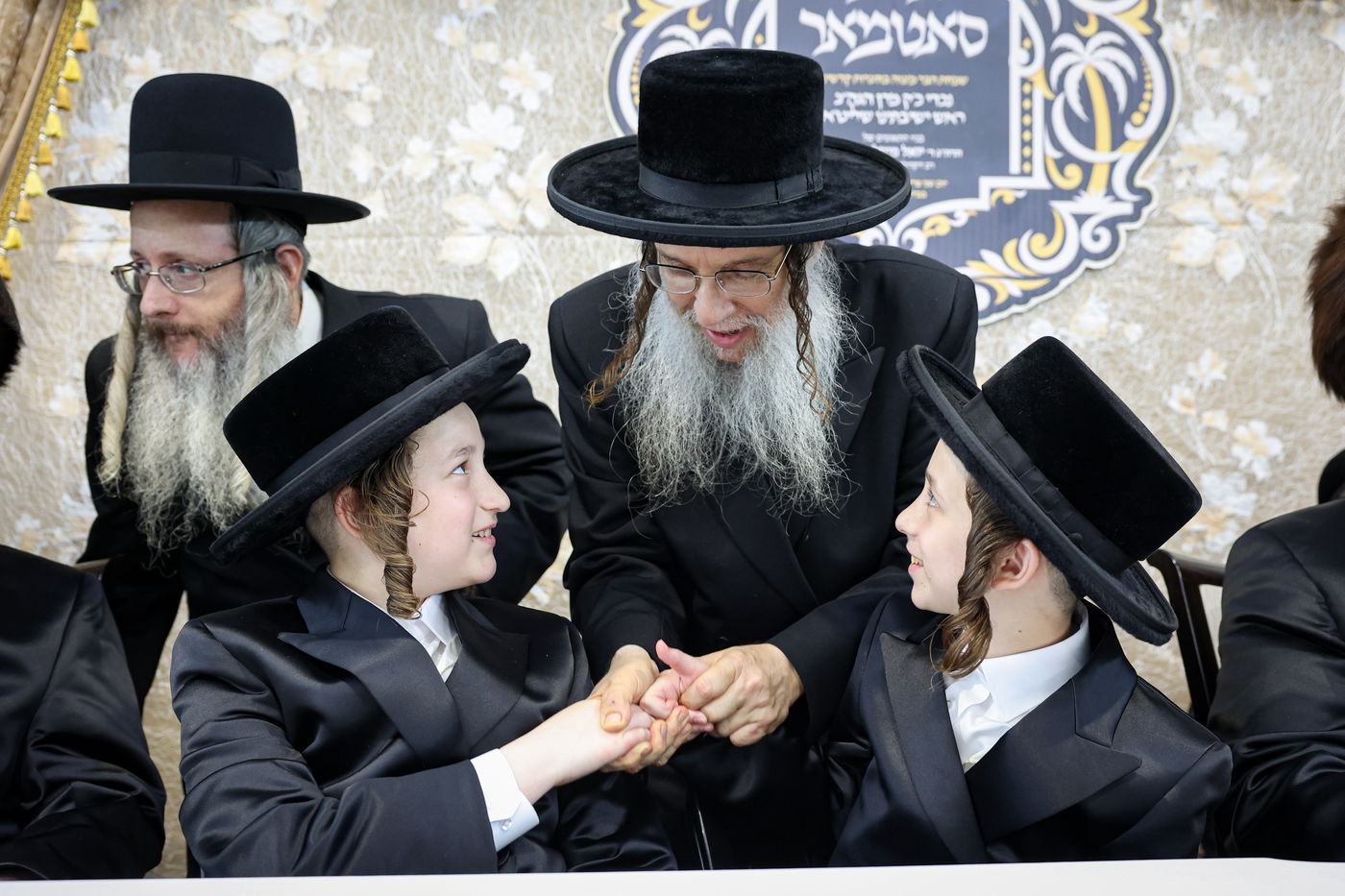 שמחת הבר מצווה לתאומים מסאטמר