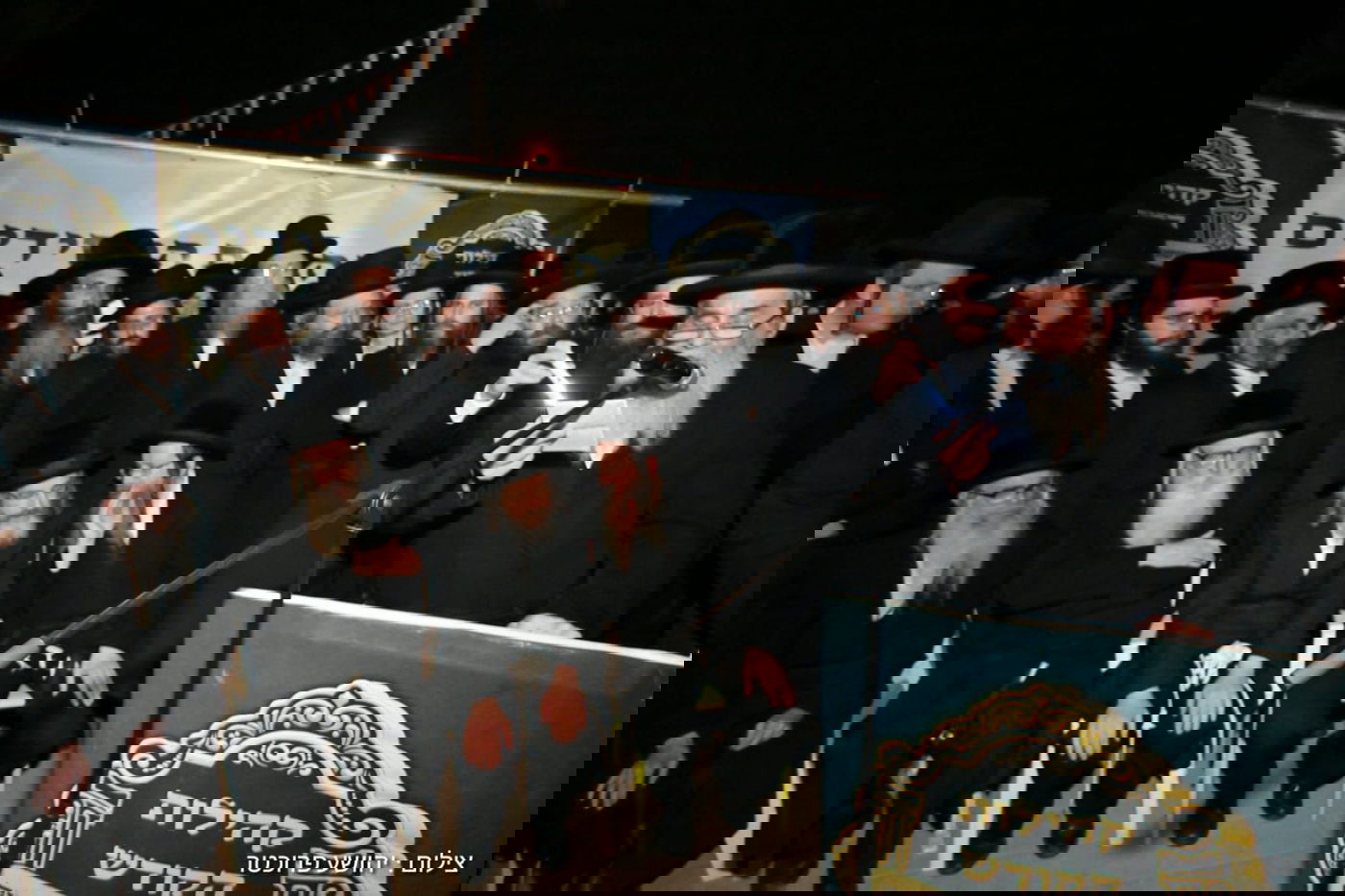 העצרת מול הכלא