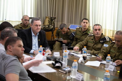 שר הביטחון והרמטכ"ל זמיר