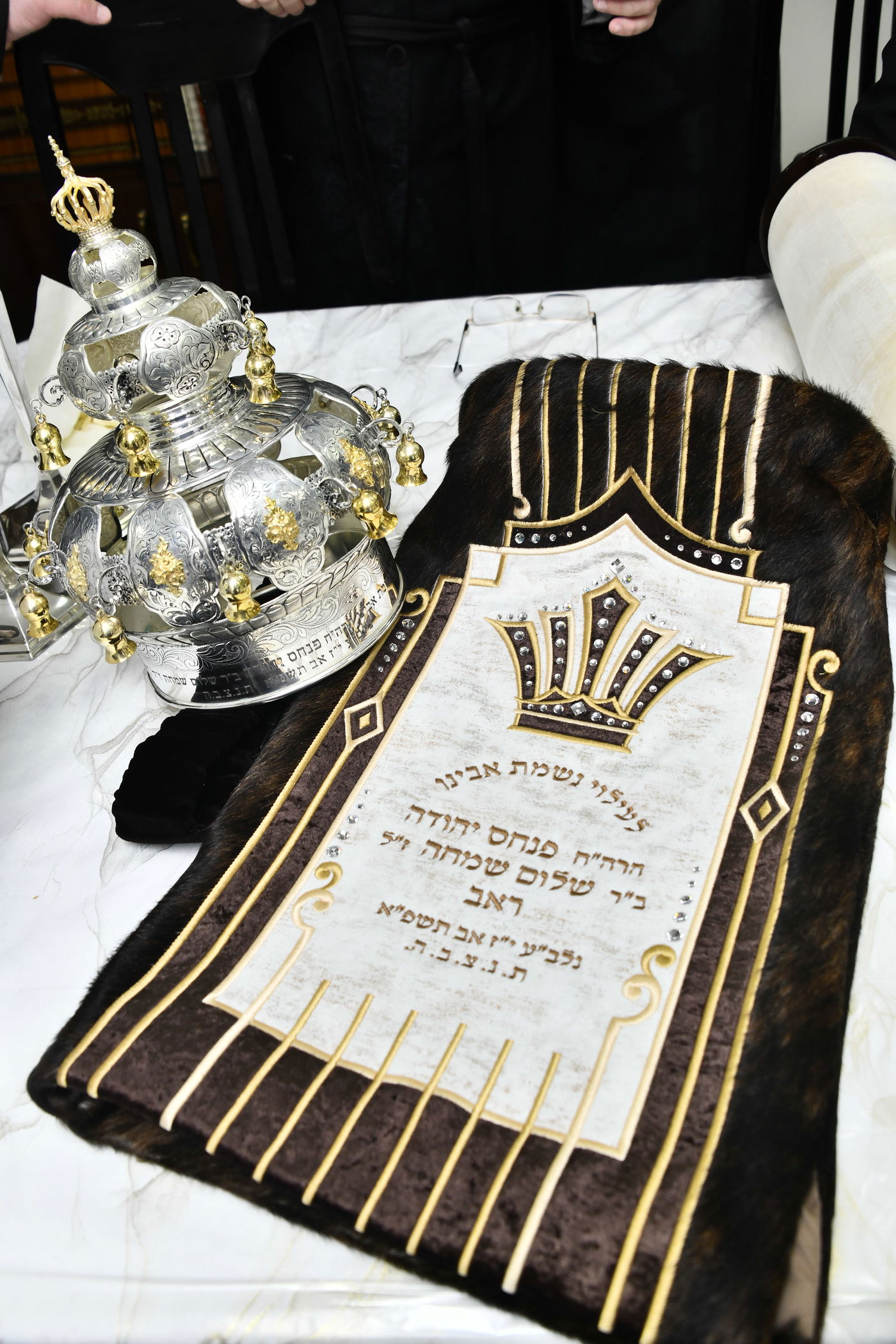 הכנסת ספר תורה לביהמ"ד ערלוי בב"ב