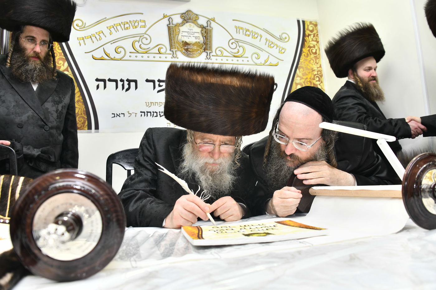 הכנסת ספר תורה לביהמ"ד ערלוי בב"ב