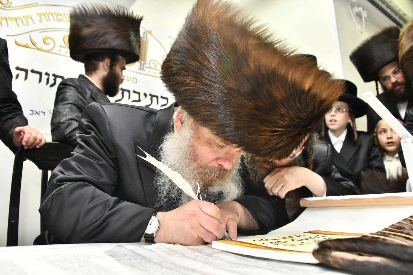 הכנסת ספר תורה לביהמ"ד ערלוי בב"ב