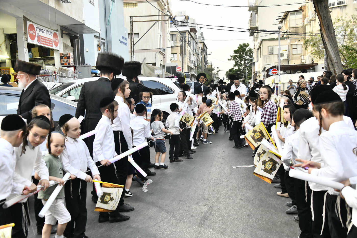 הכנסת ספר תורה לביהמ"ד ערלוי בב"ב