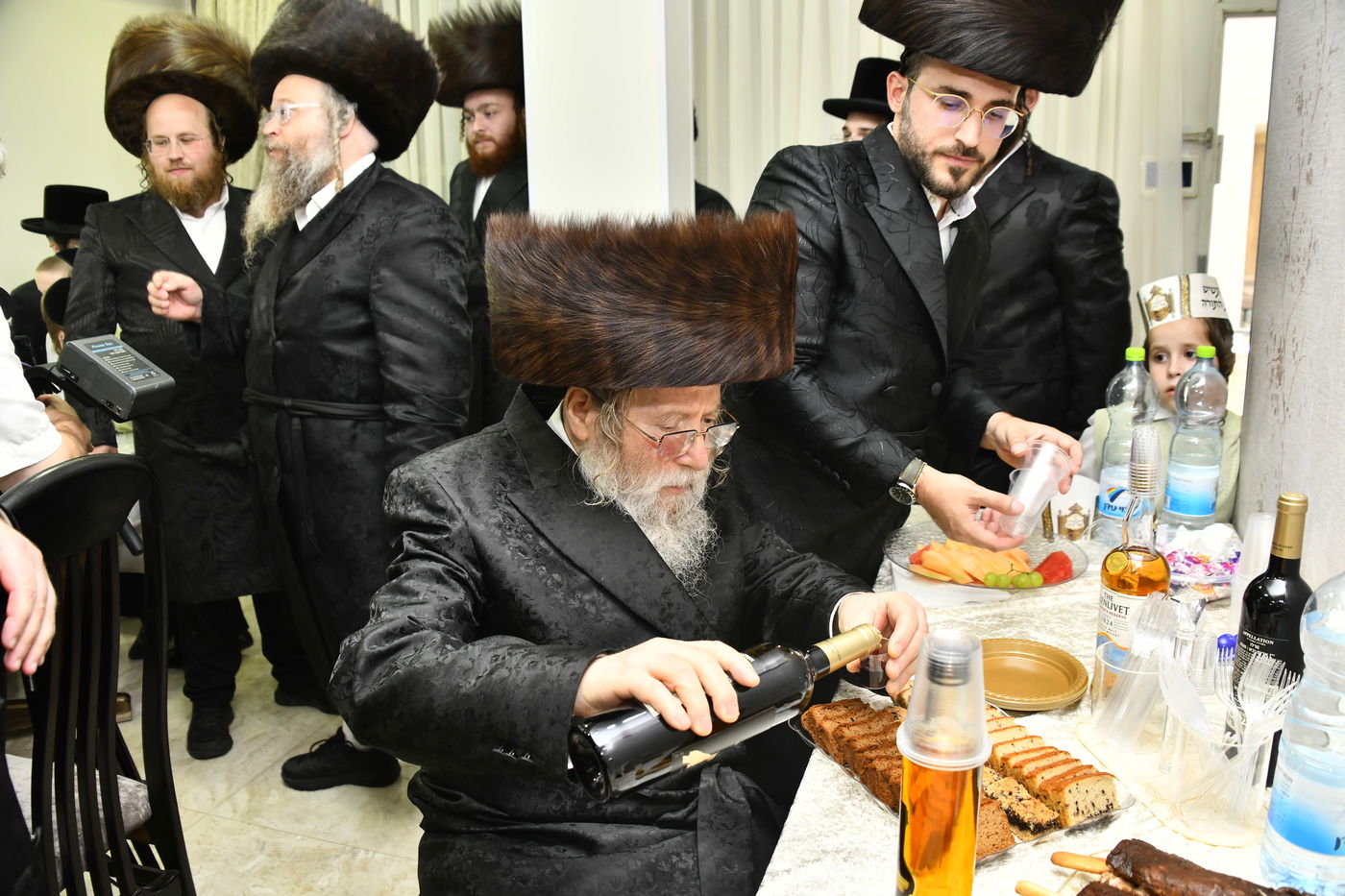 הכנסת ספר תורה לביהמ"ד ערלוי בב"ב